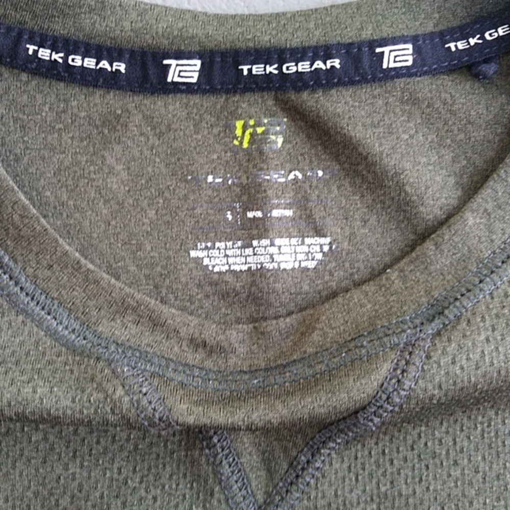 Tek Gear Long Sleeve Workout Performance Shirt Top - Picture 3 of 6